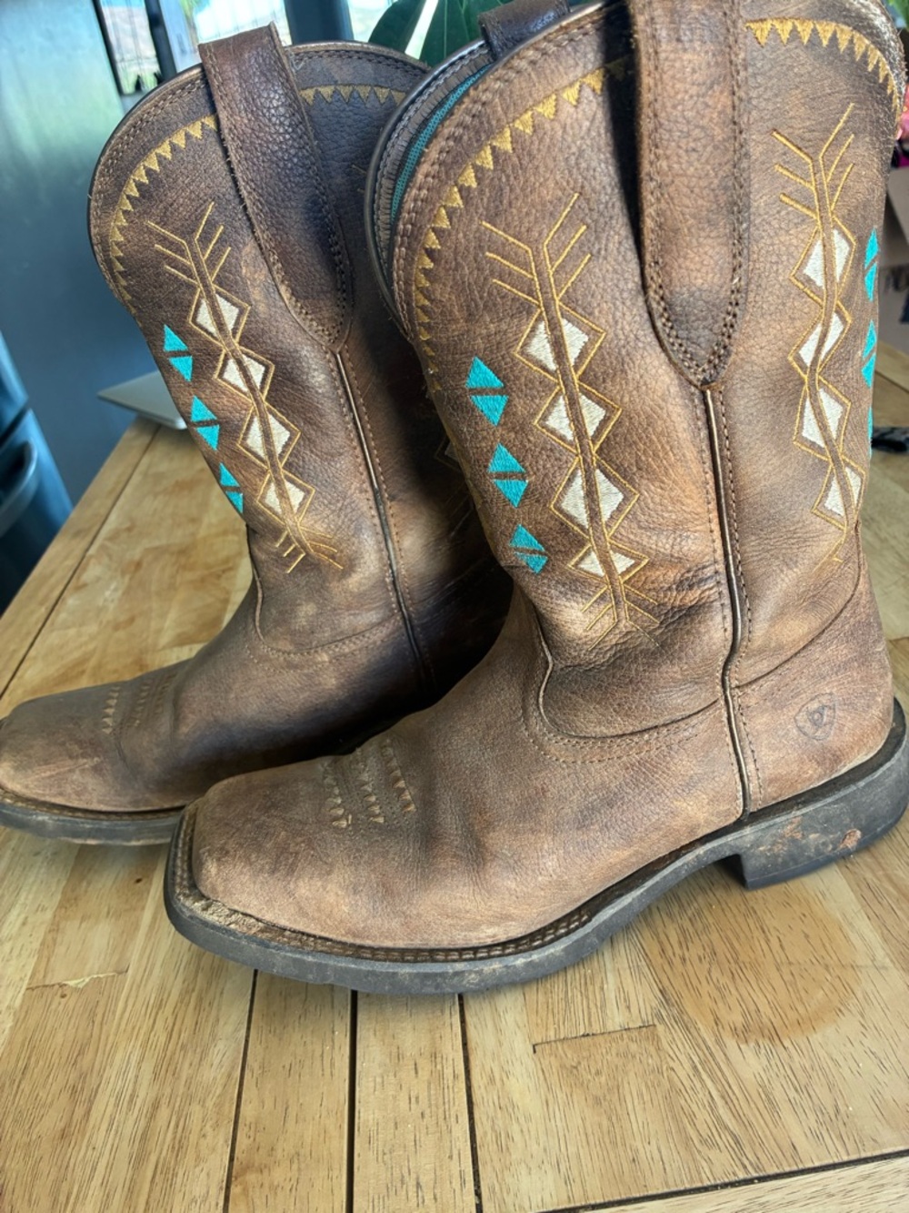 Ariat Delilah Deco Boot Brown Leather with Turquoise Lining